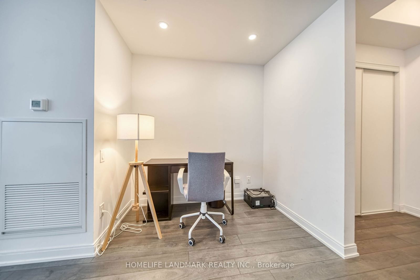 50 Charles St E, unit 3907 for rent