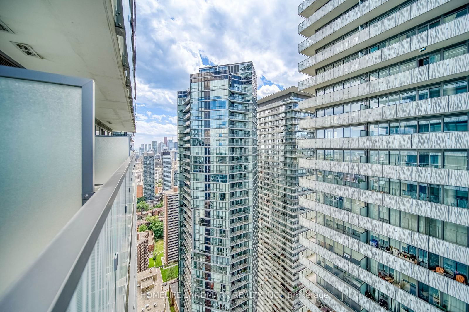 50 Charles St E, unit 3907 for rent