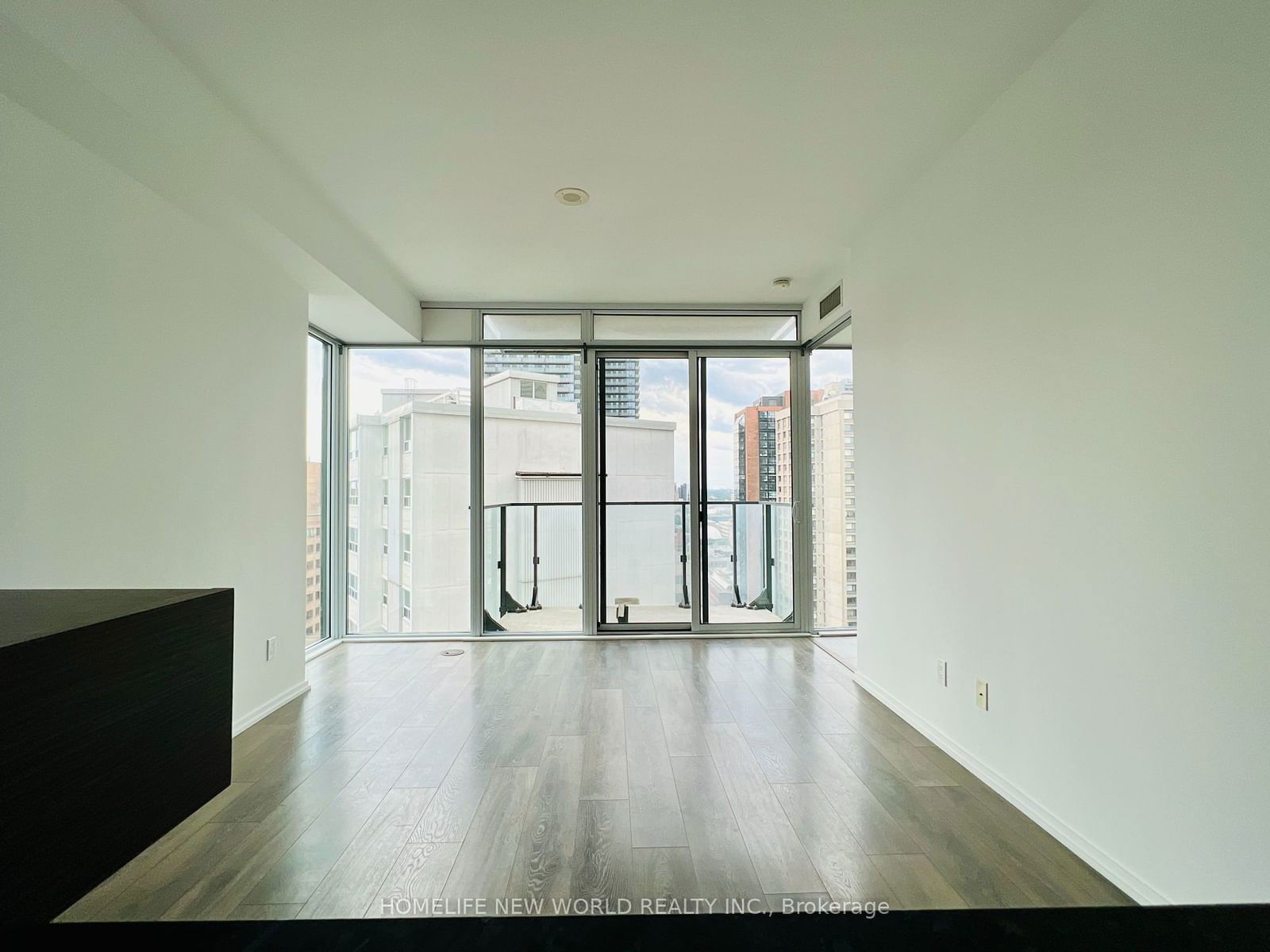 75 St Nicholas St, unit 2105 for sale - image #10