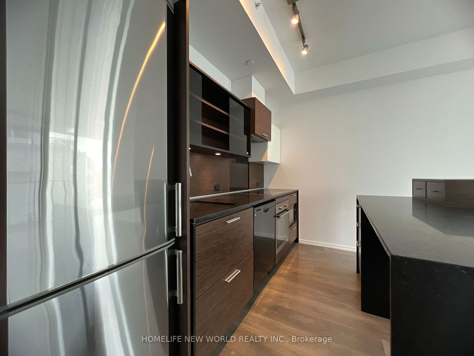 75 St Nicholas St, unit 2105 for sale - image #3