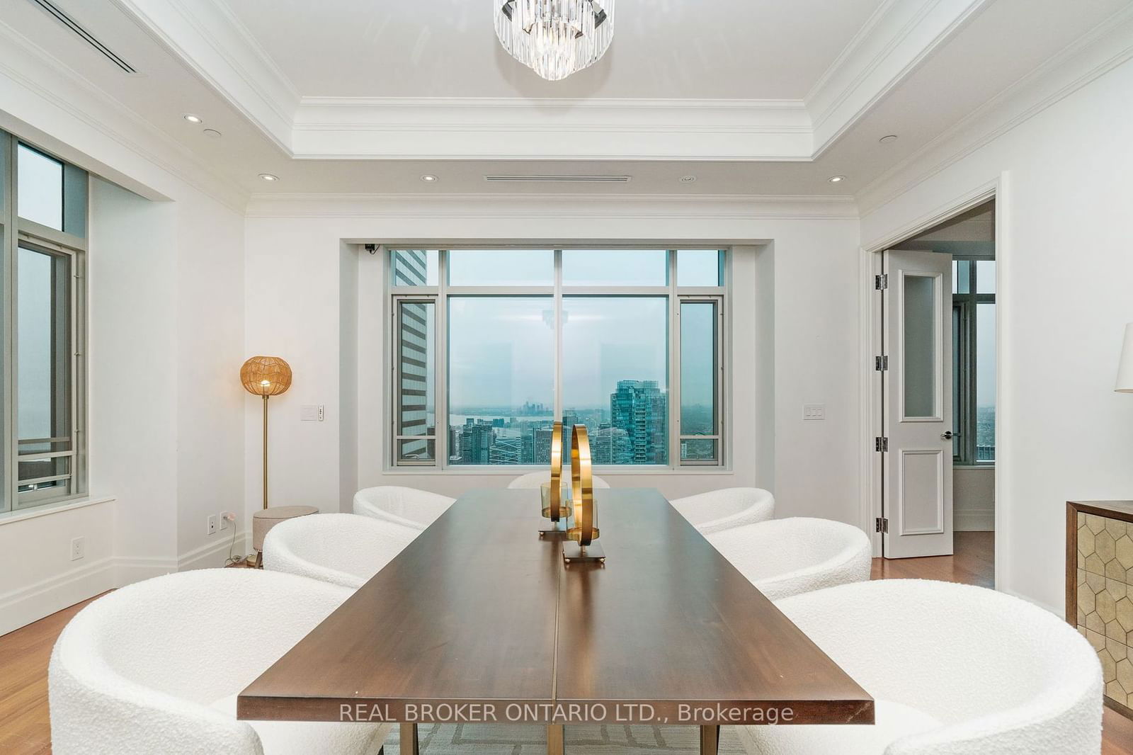 311 Bay St, unit 5104 for sale - image #2