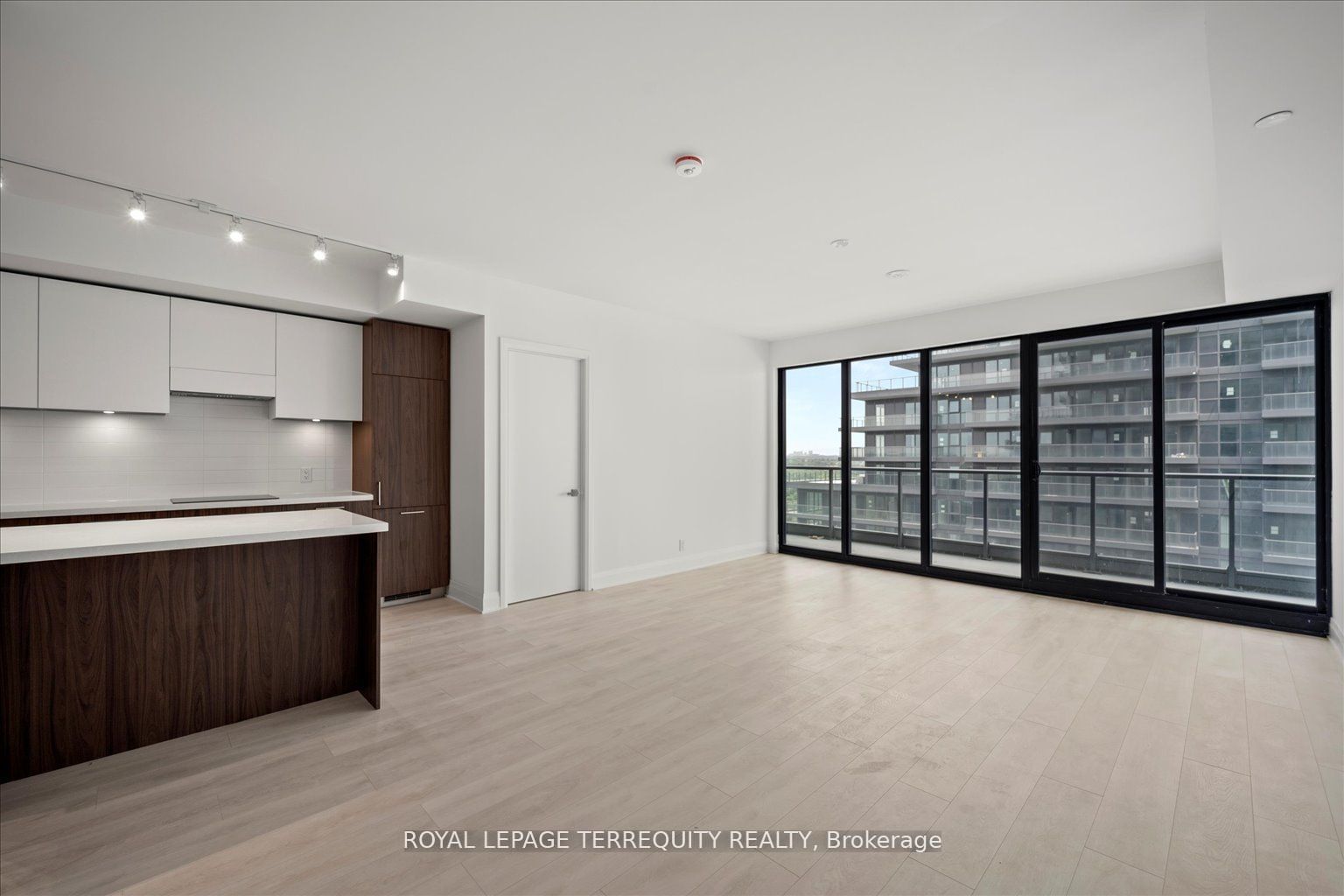 33 Frederick Todd Way, unit 1406 for rent - image #16