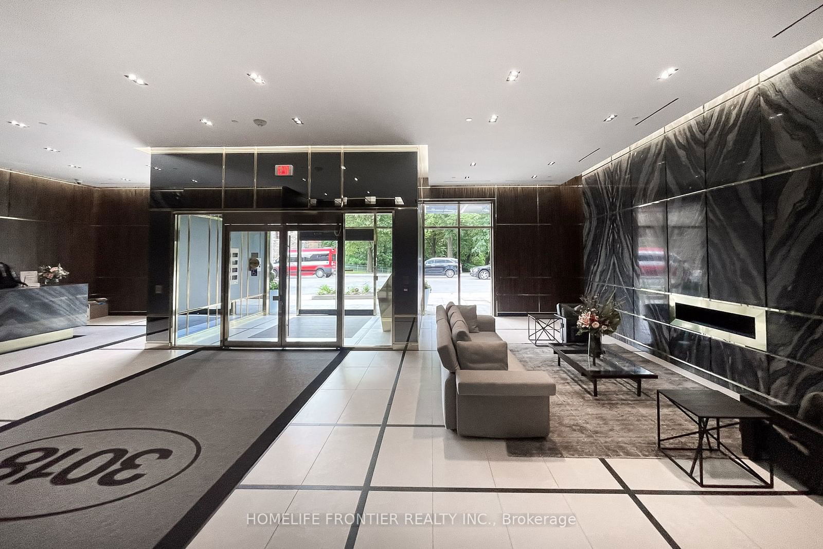 3018 Yonge St, unit 201 for sale - image #4