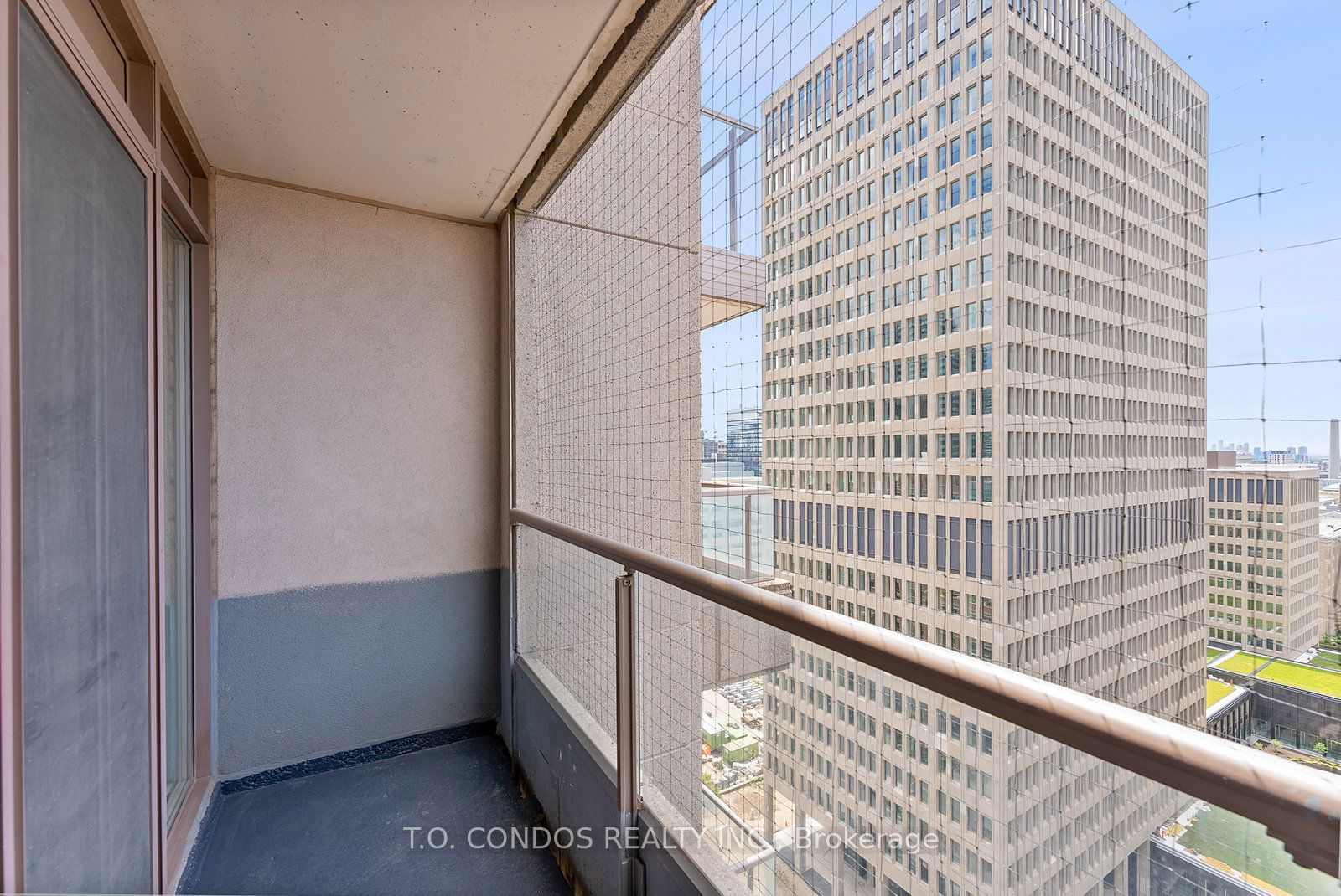 909 Bay St, unit 2002 for rent - image #22