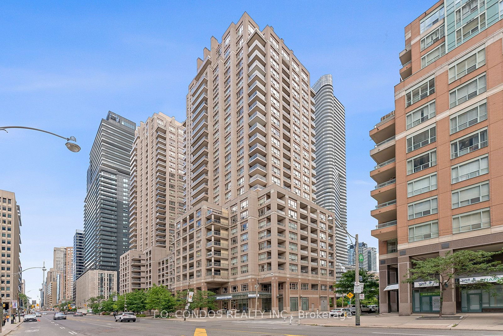 909 Bay St, unit 2002 for rent - image #3