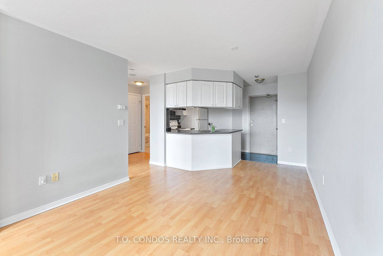 909 Bay St, unit 2002 for rent - image #9