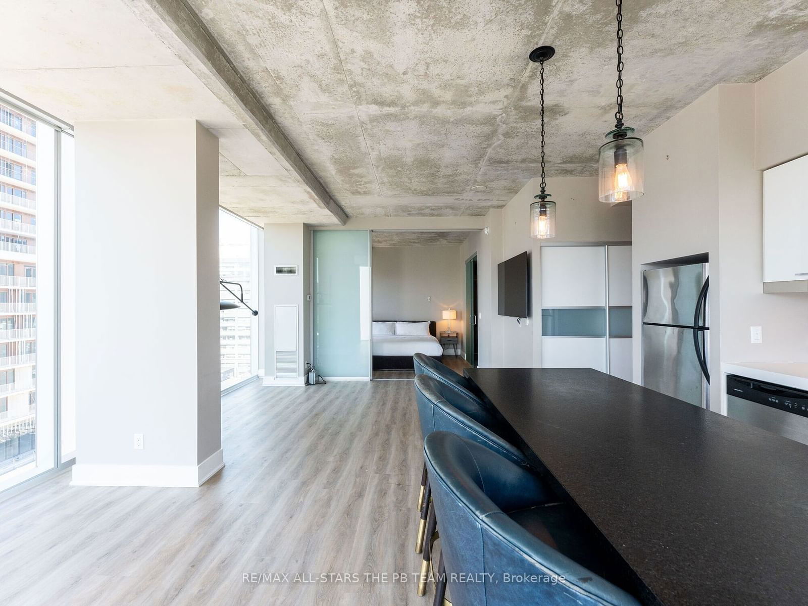 552 Wellington St W, unit 1202 for rent - image #8