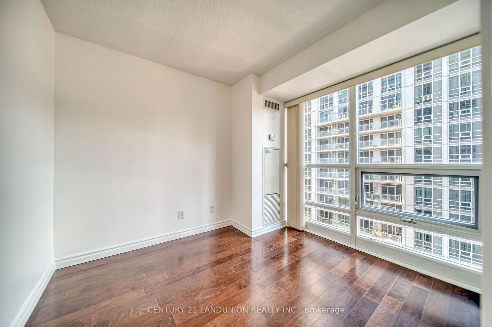 763 Bay St, unit 2809 for sale