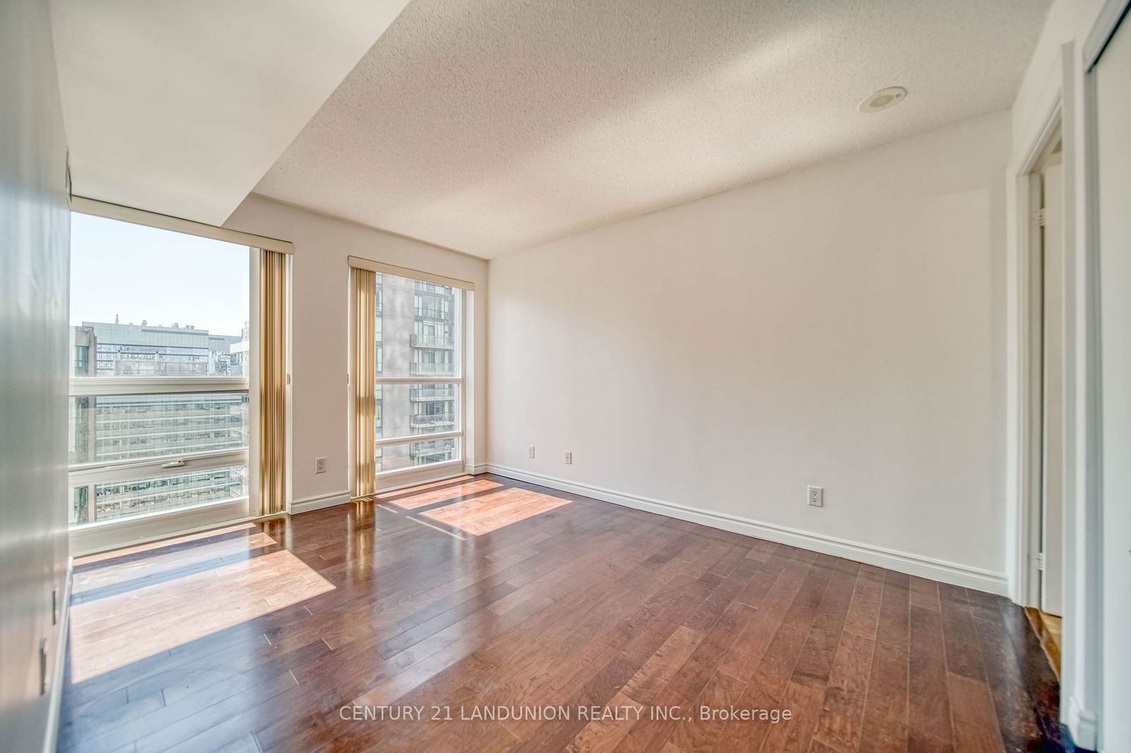 763 Bay St, unit 2809 for sale