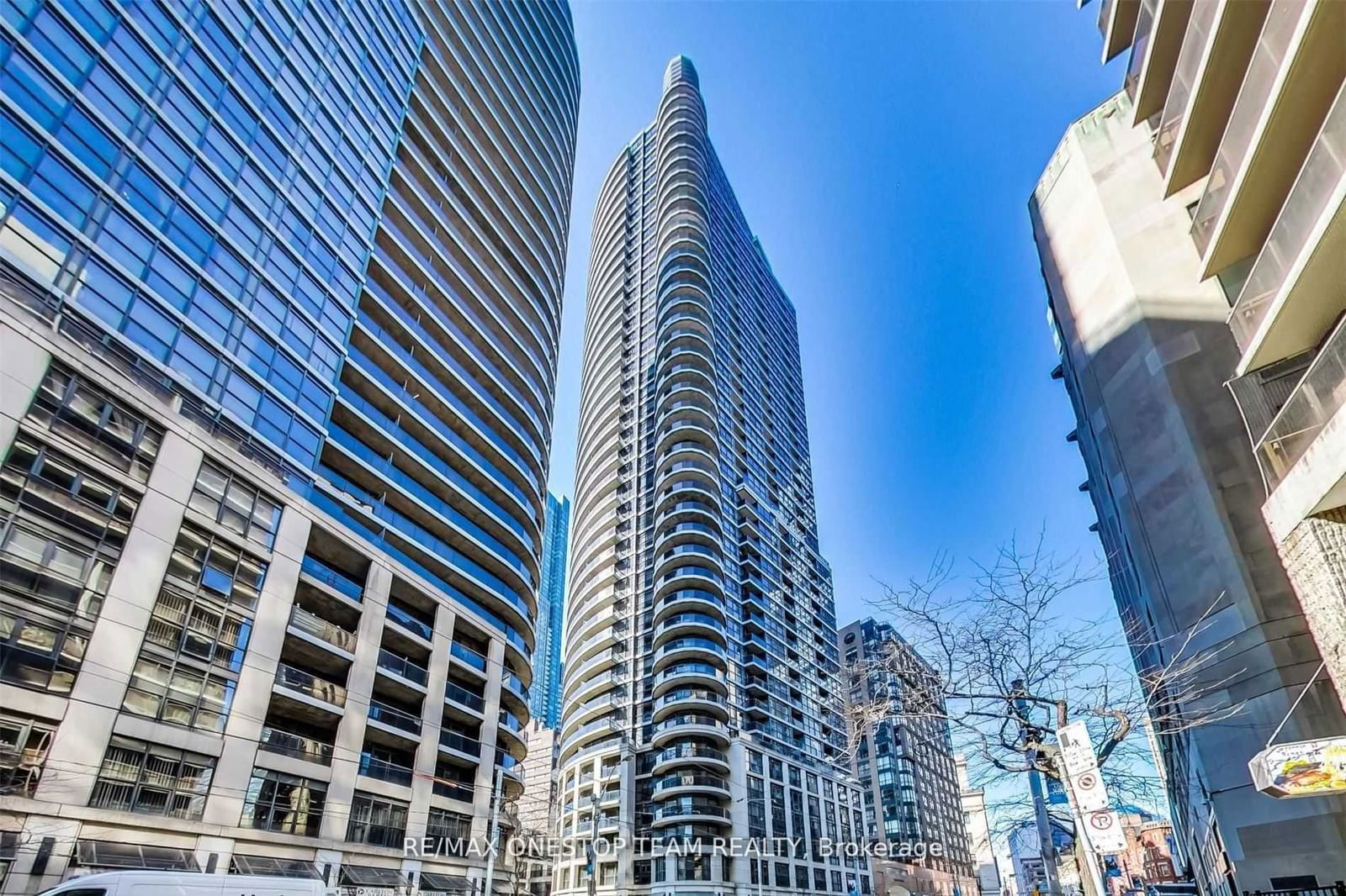 21 Carlton St, unit 406 for rent - image #1