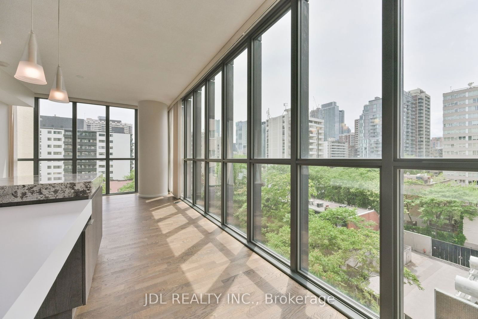 101 Charles St E, unit 704 for sale