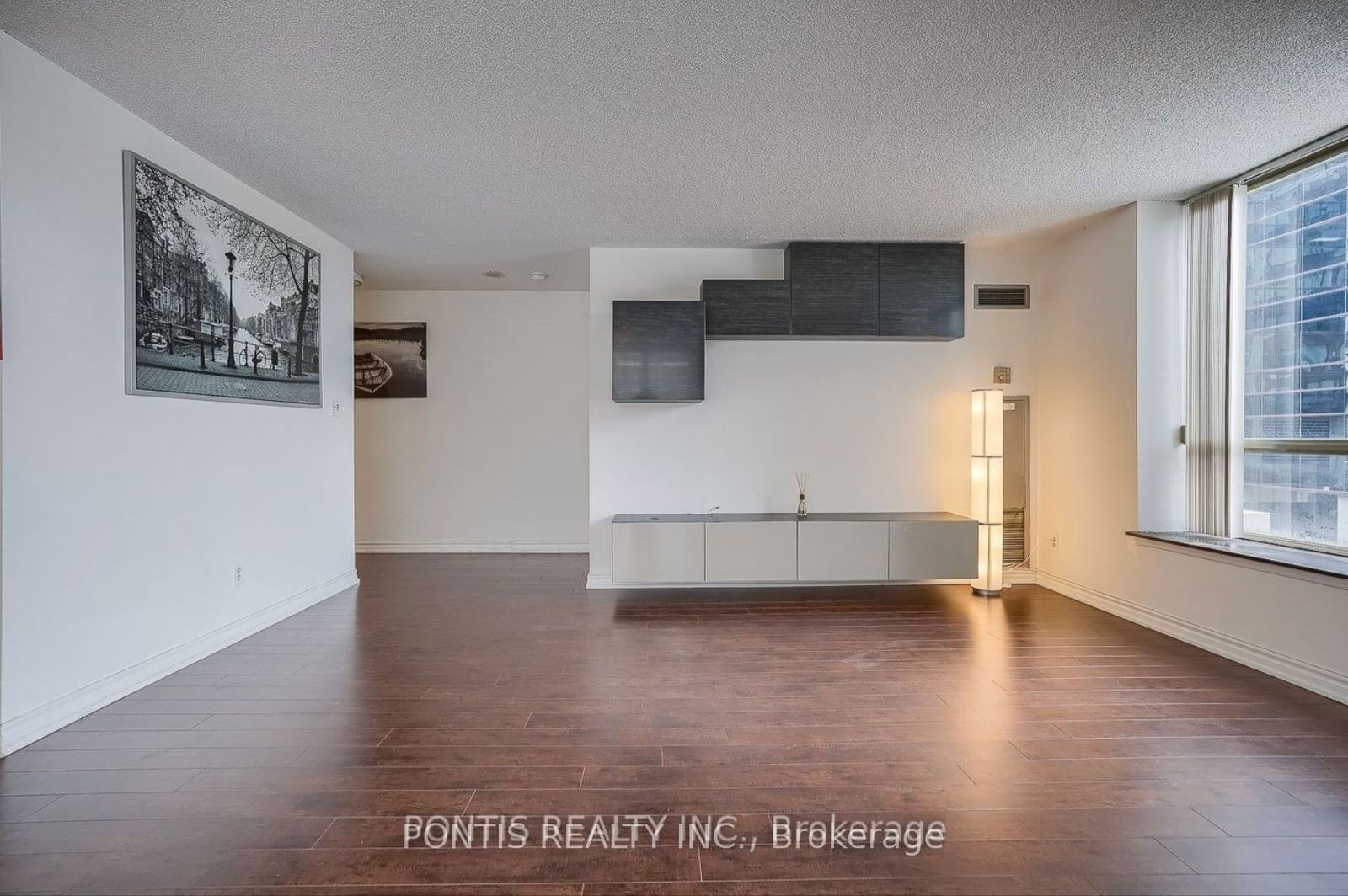 5785 Yonge St, unit 209 for sale