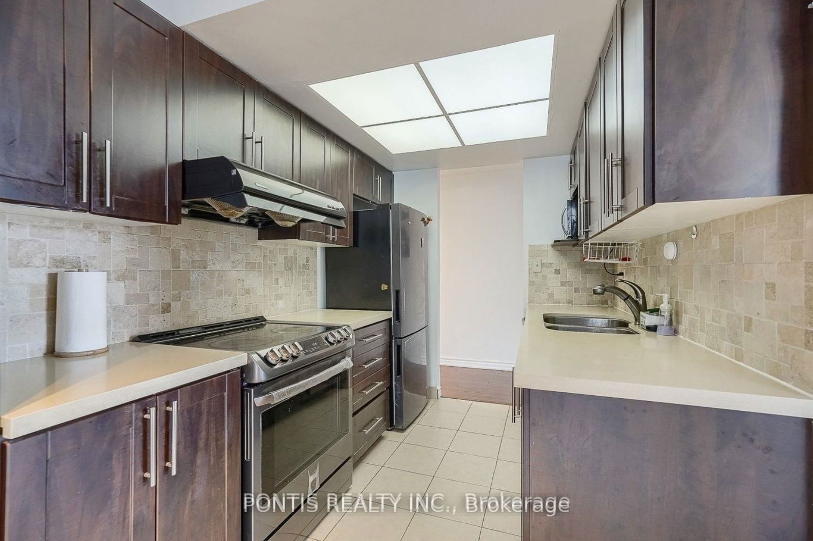 5785 Yonge St, unit 209 for sale