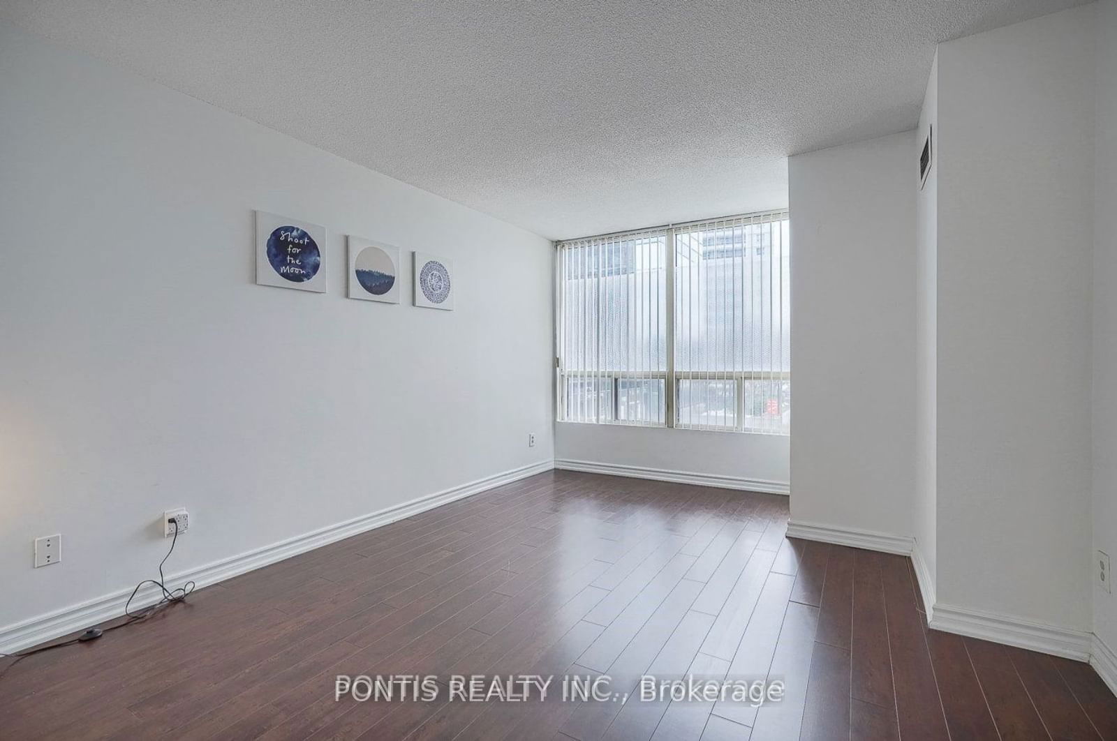 5785 Yonge St, unit 209 for sale