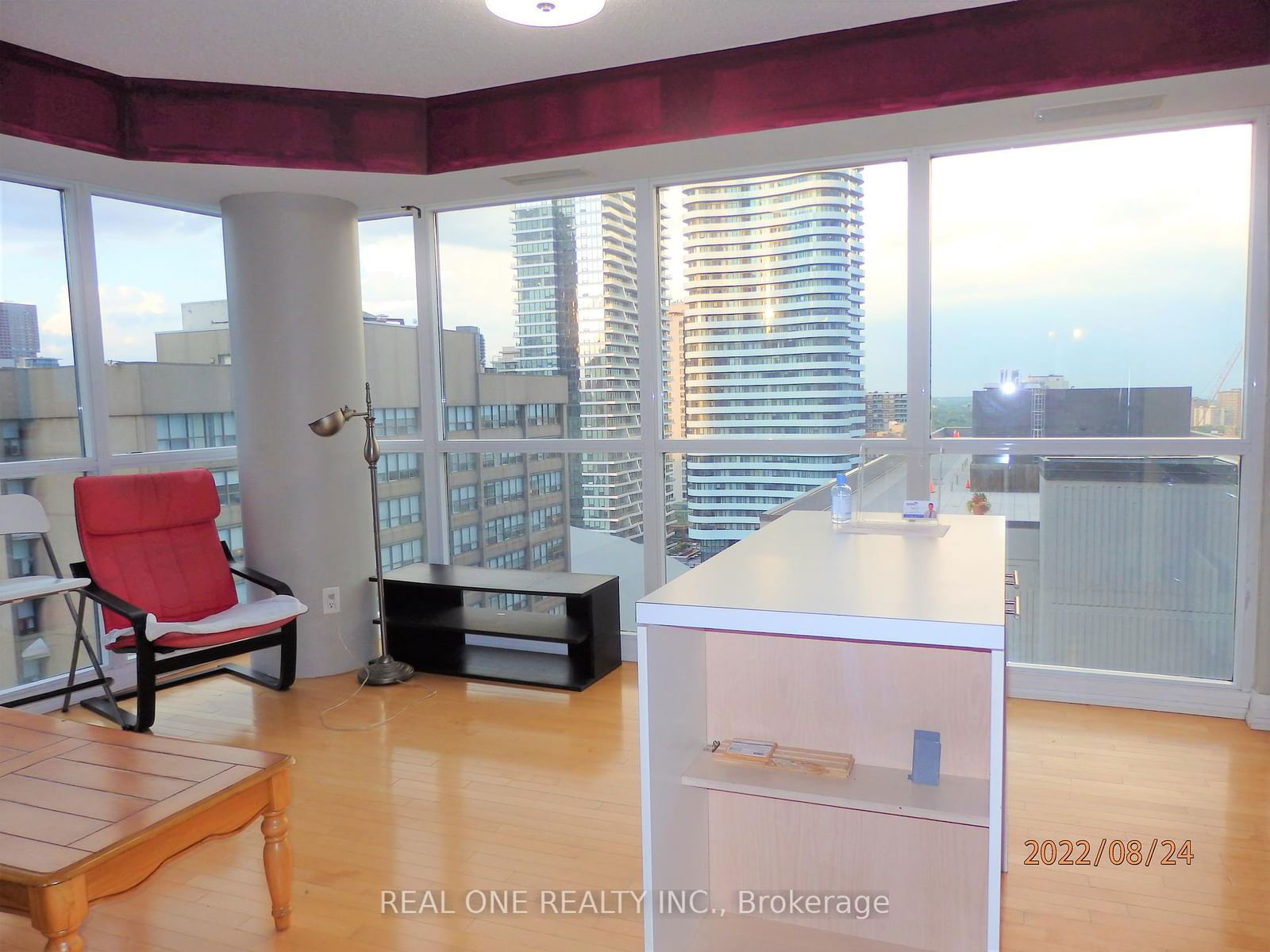 25 Carlton St, unit 2309 for rent - image #3