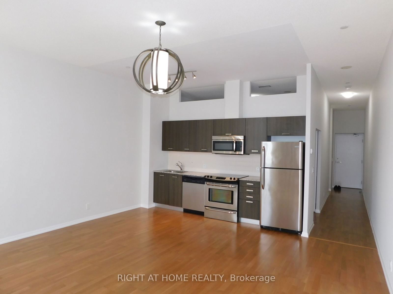 832 Bay St, unit 208 for sale - image #10