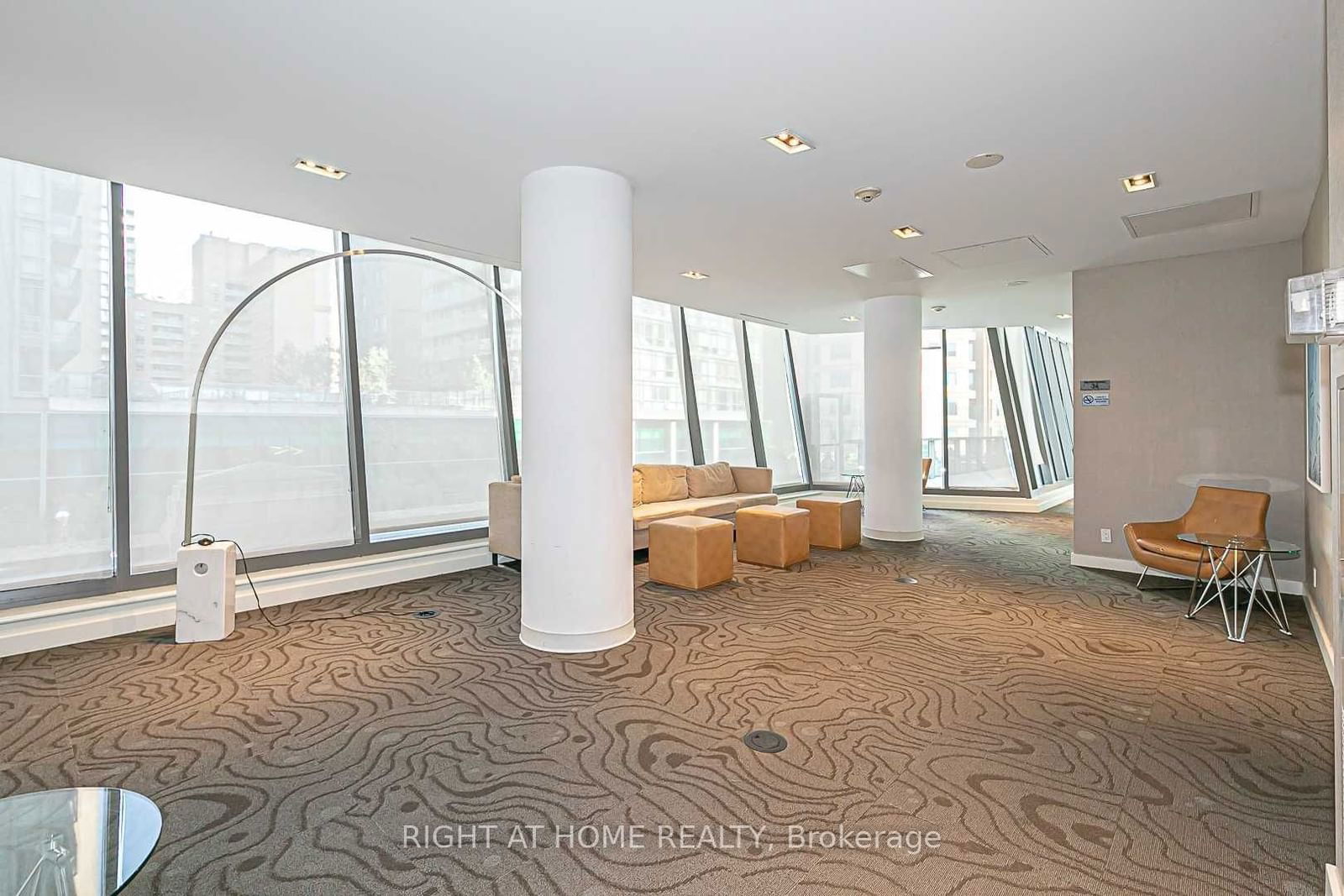 832 Bay St, unit 208 for sale - image #12