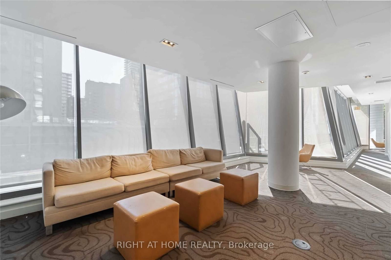 832 Bay St, unit 208 for sale - image #13