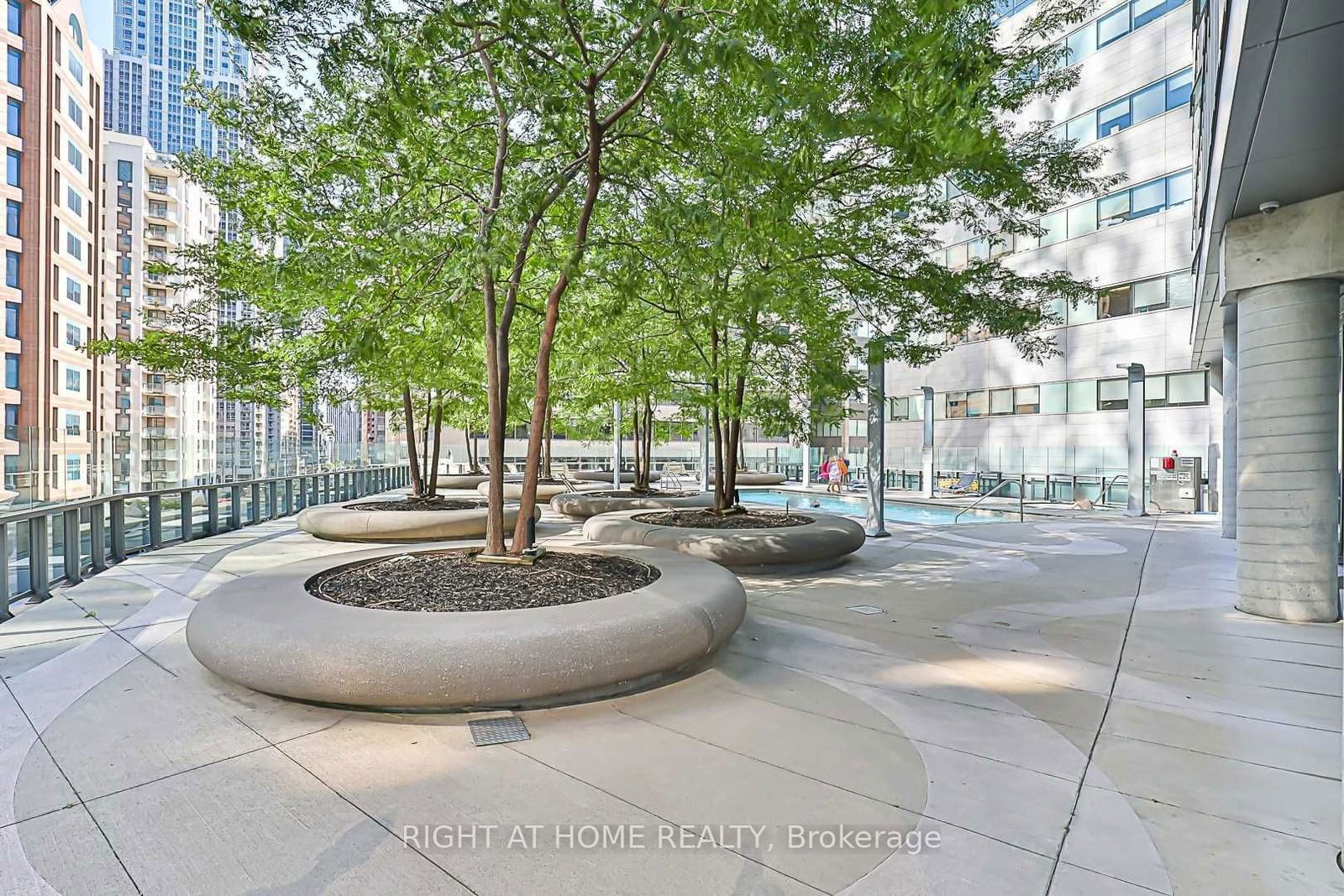 832 Bay St, unit 208 for sale - image #21