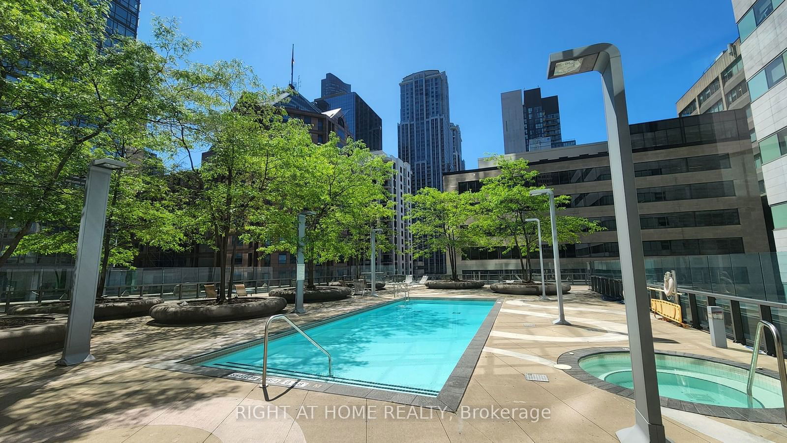 832 Bay St, unit 208 for sale - image #22