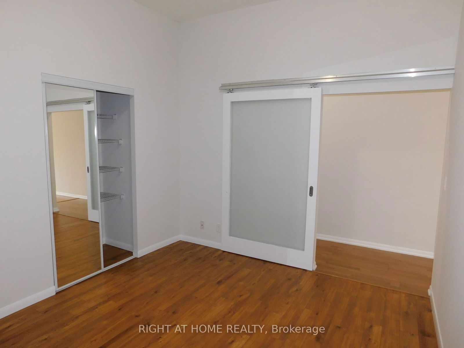 832 Bay St, unit 208 for sale - image #7