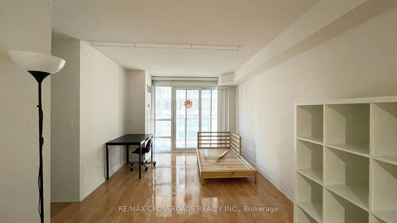 761 Bay St, unit 806 for rent - image #6