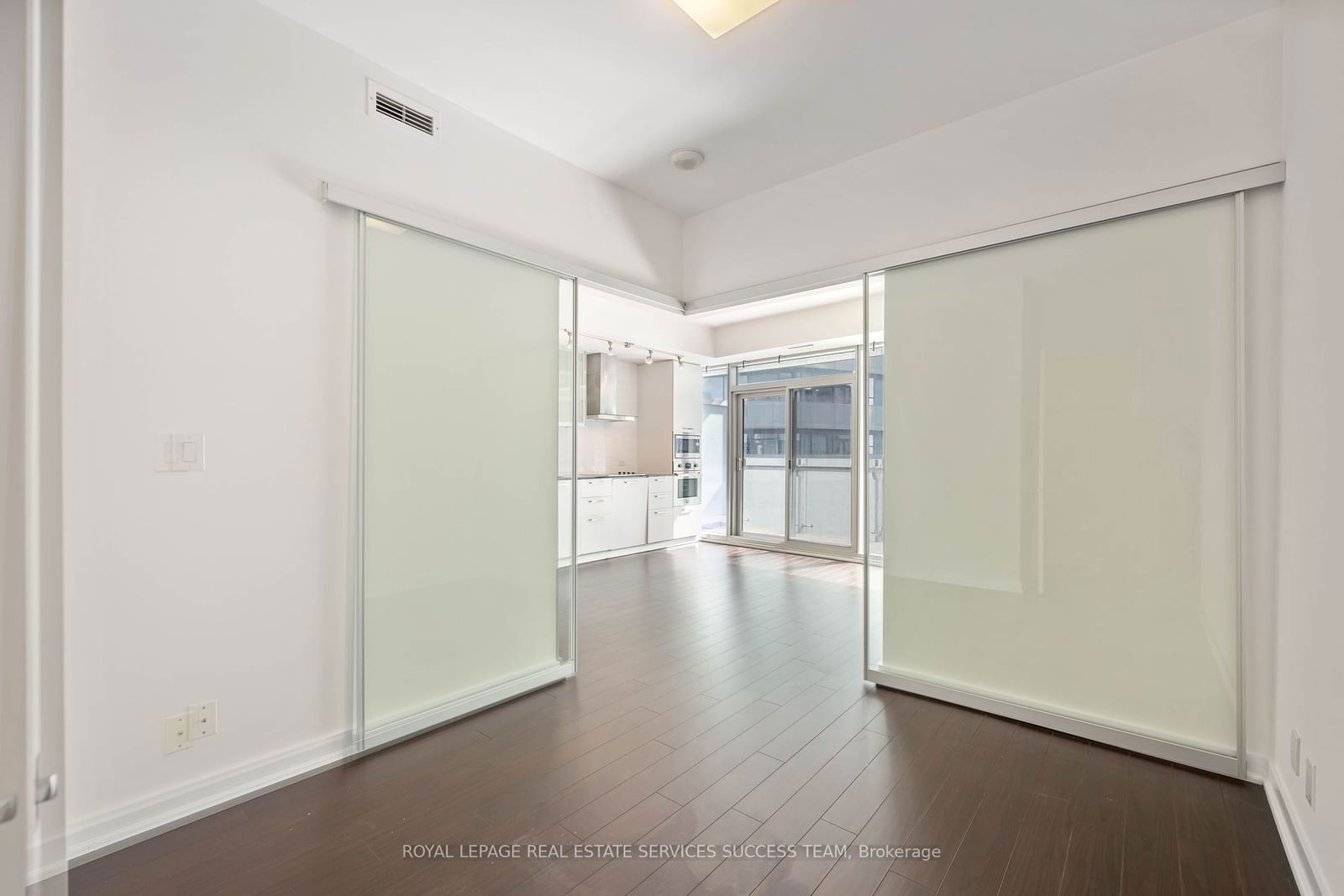 12 York St, unit 1711 for sale