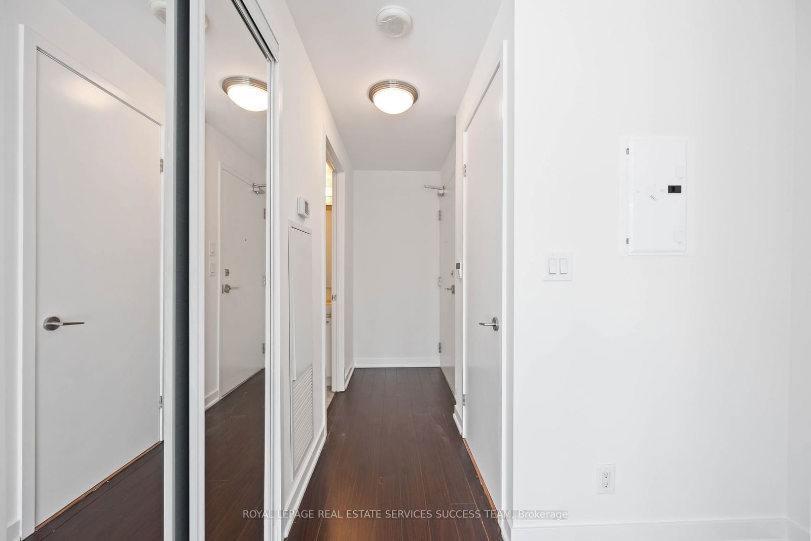 12 York St, unit 1711 for sale - image #4