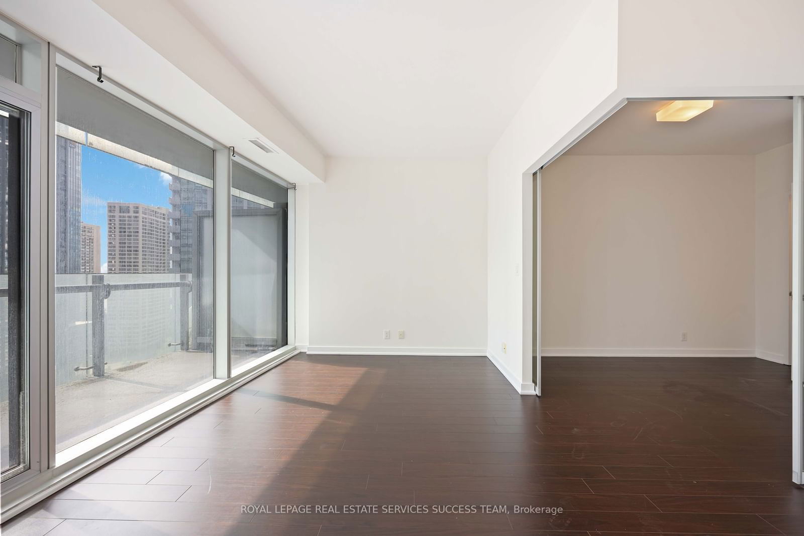 12 York St, unit 1711 for sale - image #7