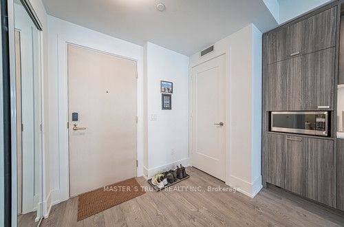 480 Front St W, unit 805 for sale