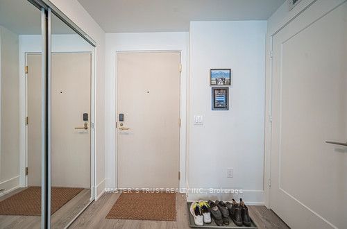 480 Front St W, unit 805 for sale