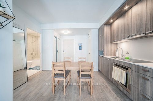 480 Front St W, unit 805 for sale