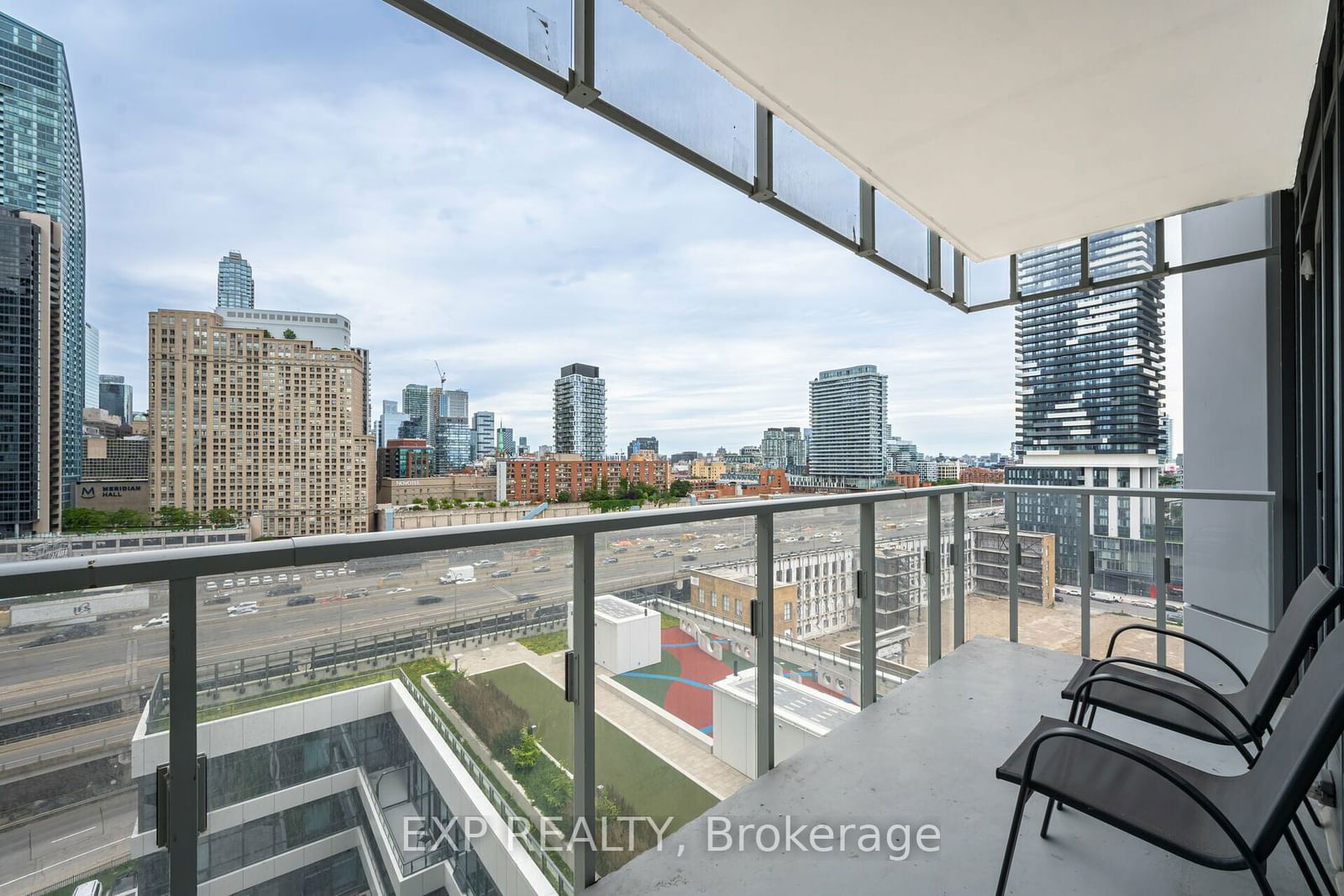 28 Freeland St, unit 1107 for sale