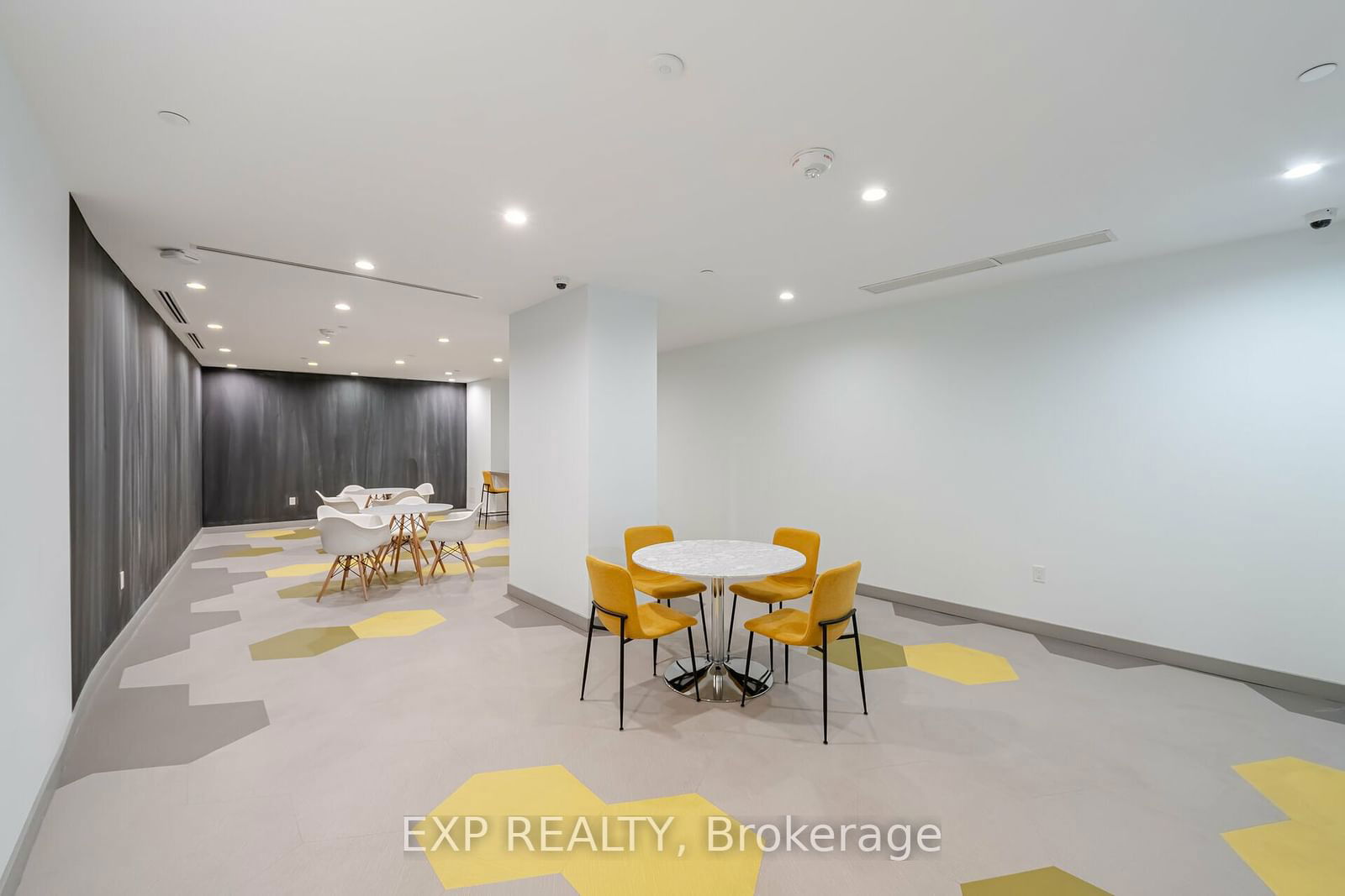 28 Freeland St, unit 1107 for sale - image #29