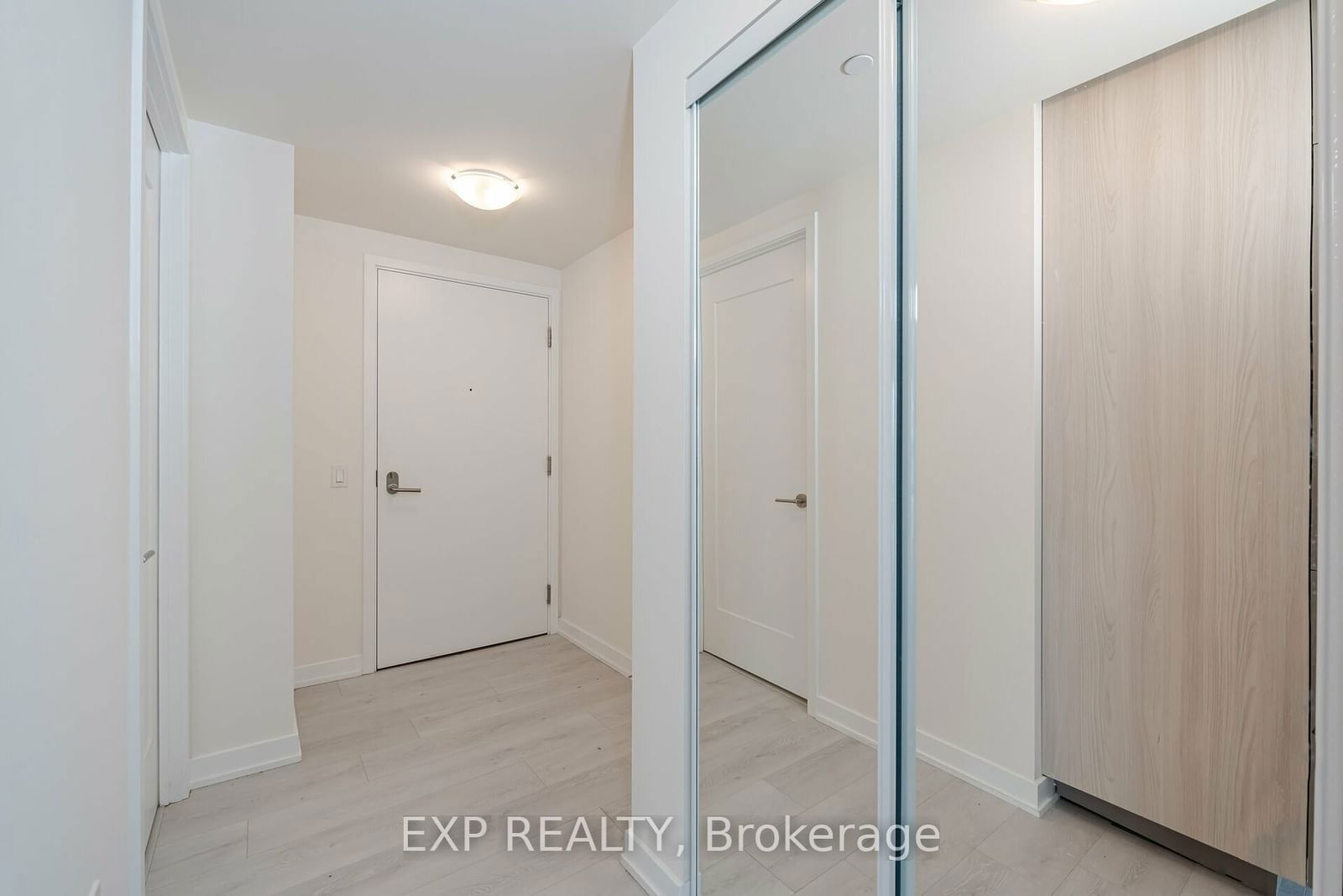 28 Freeland St, unit 1107 for sale - image #7