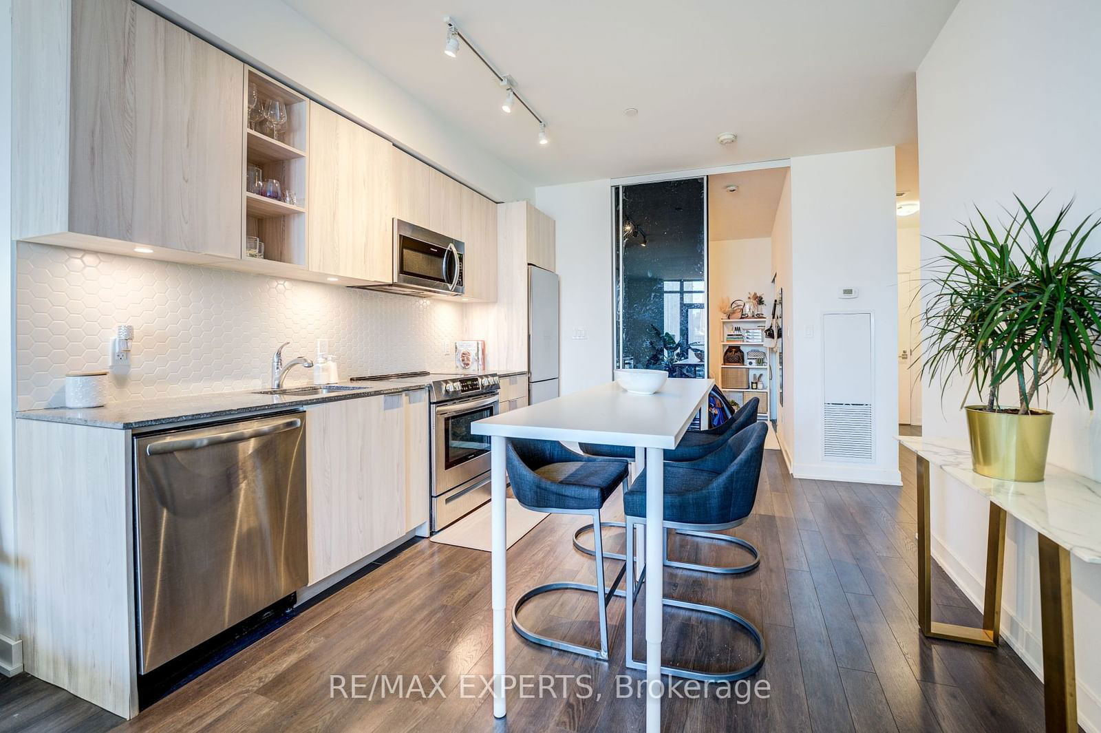 30 Ordnance St, unit 402 for sale - image #10