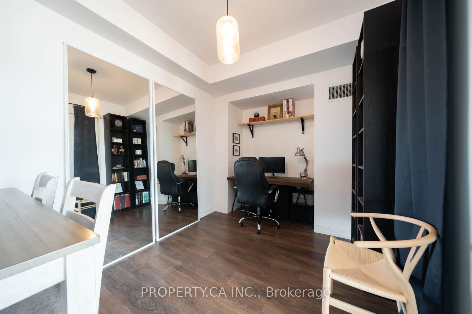 297 College St, unit 1602 for sale - image #19