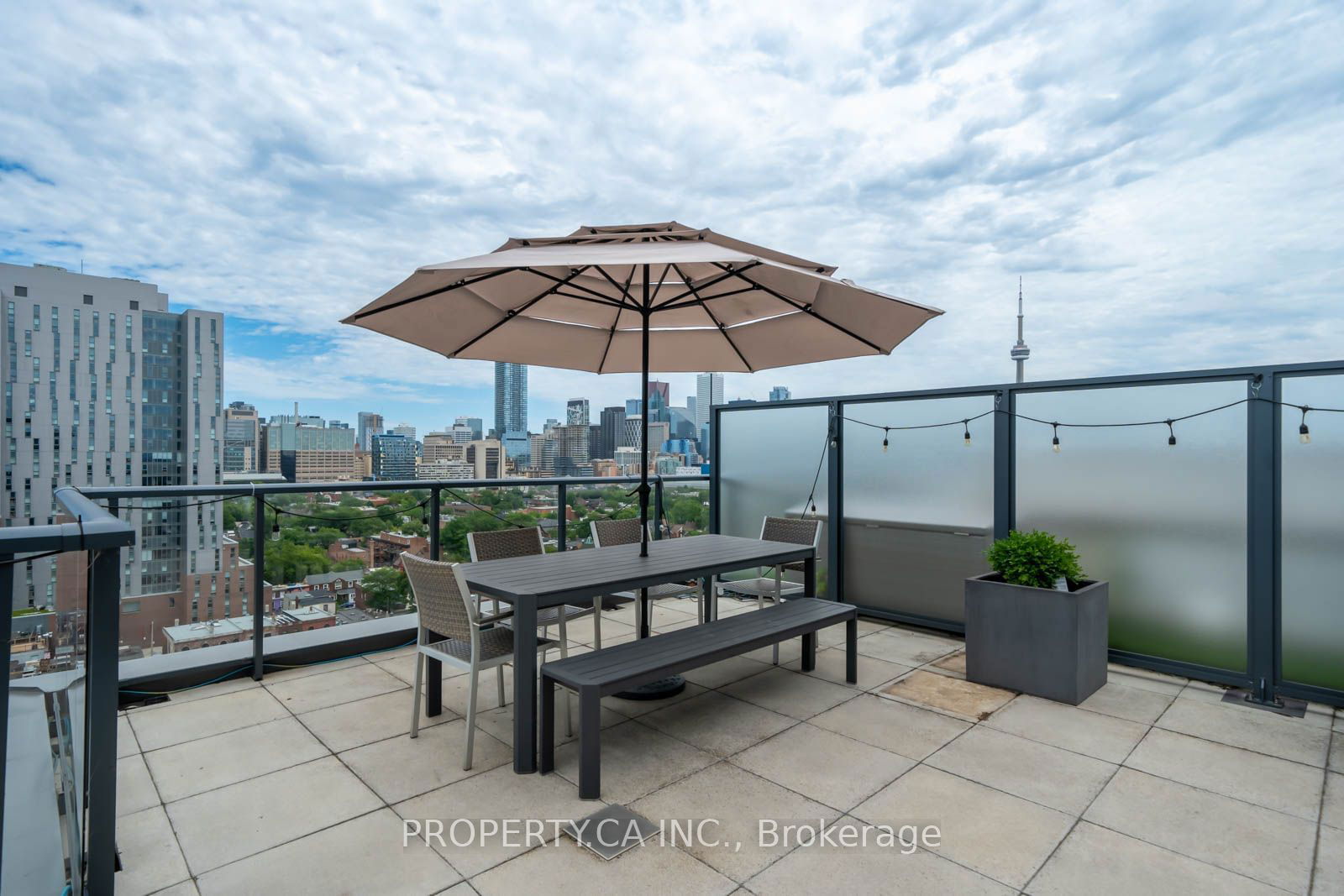 297 College St, unit 1602 for sale - image #32