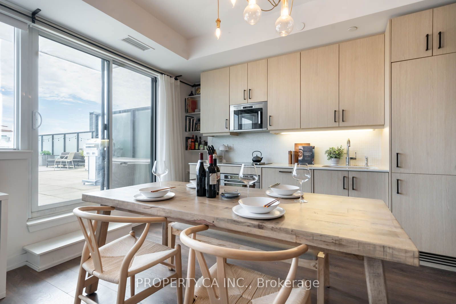 297 College St, unit 1602 for sale - image #5