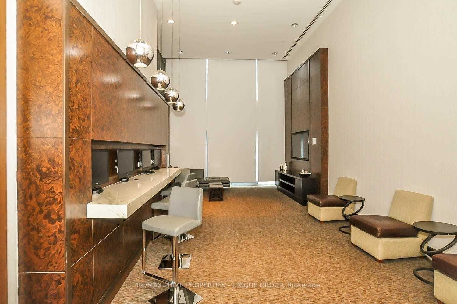 386 Yonge St, unit 4101 for rent - image #28