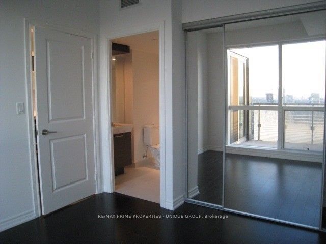 386 Yonge St, unit 4101 for rent - image #7