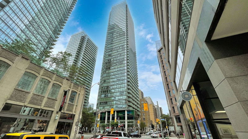 38 Grenville St, unit 907 for sale - image #1