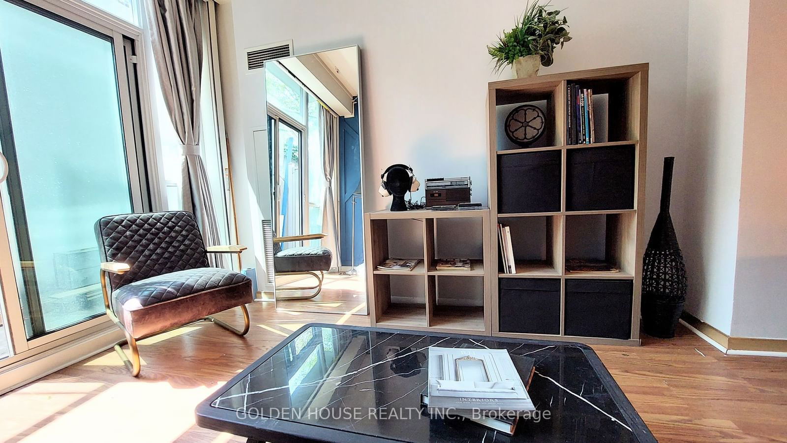 96 St Patrick St, unit 201 for sale - image #2