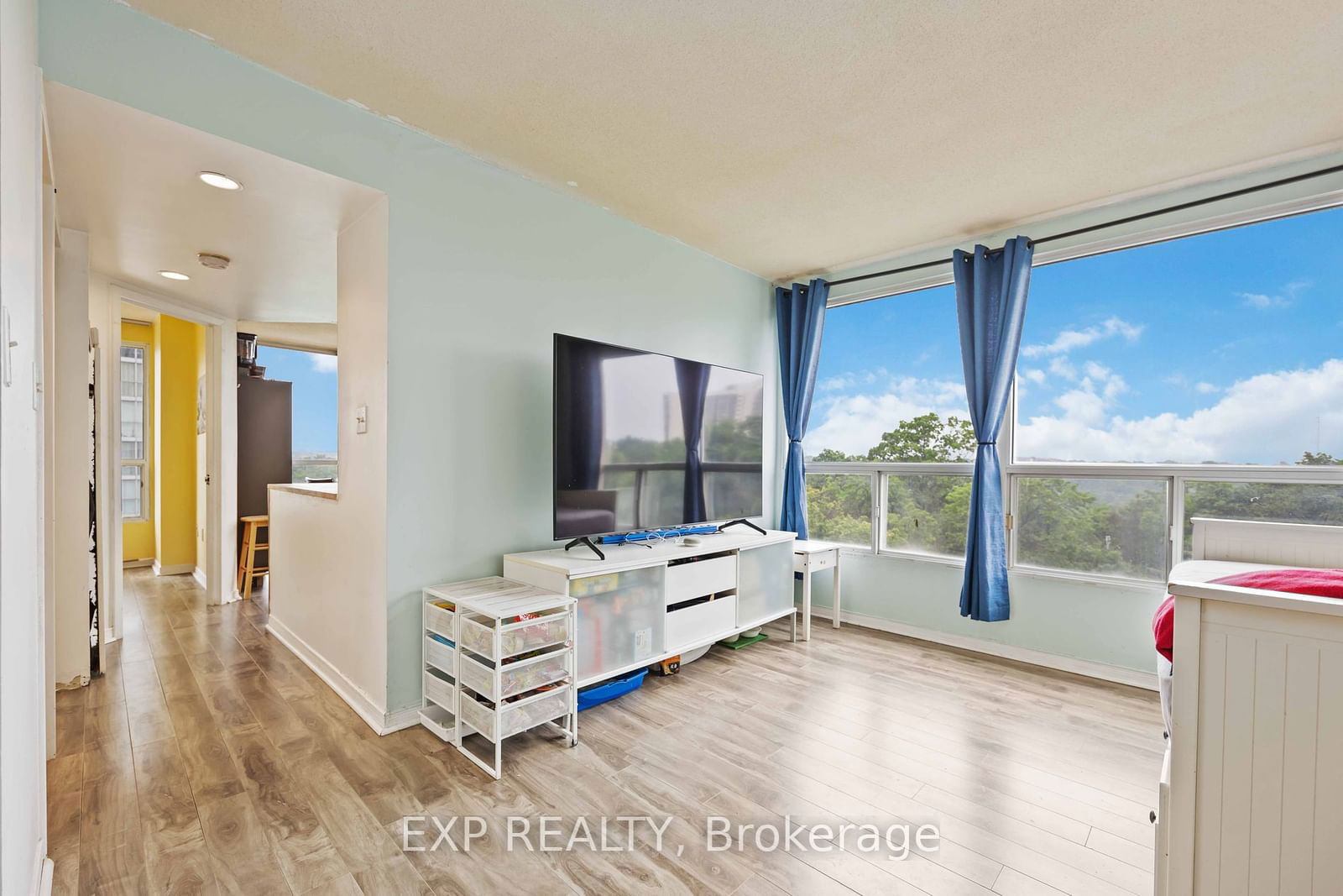 5 Concorde Pl, unit 509 for sale - image #8