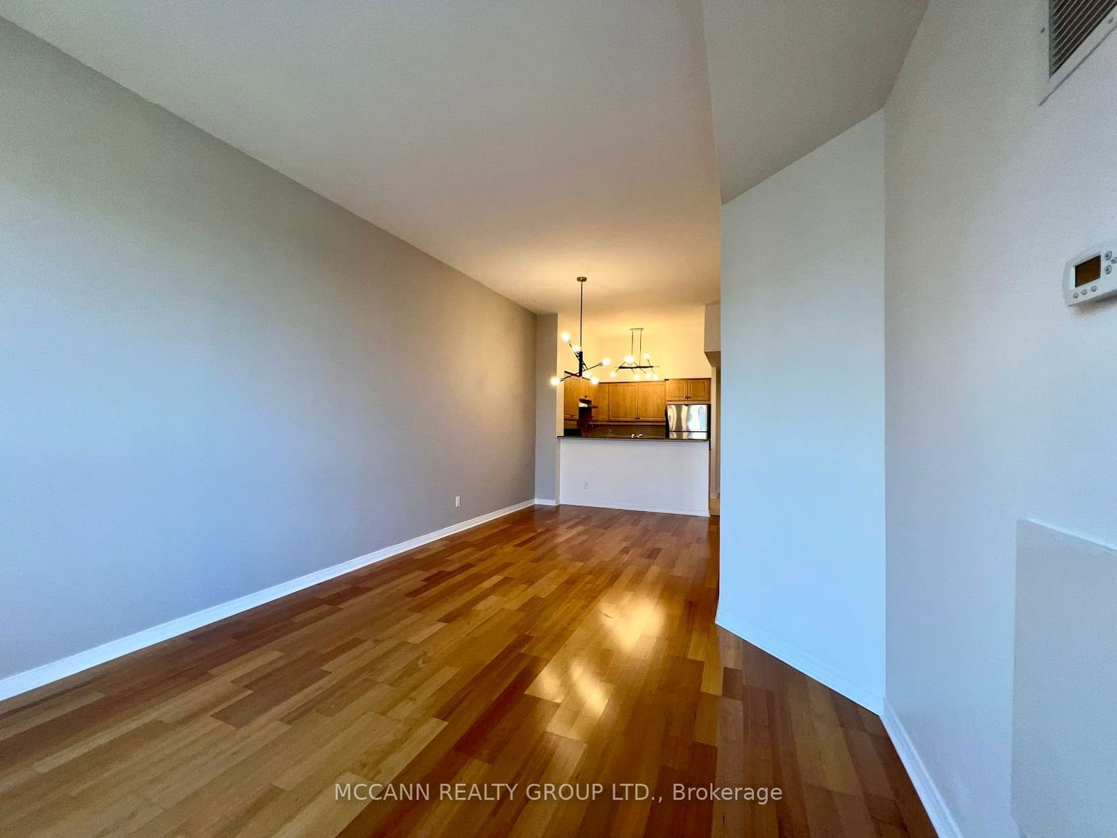 455 Rosewell Ave, unit 605 for rent - image #11