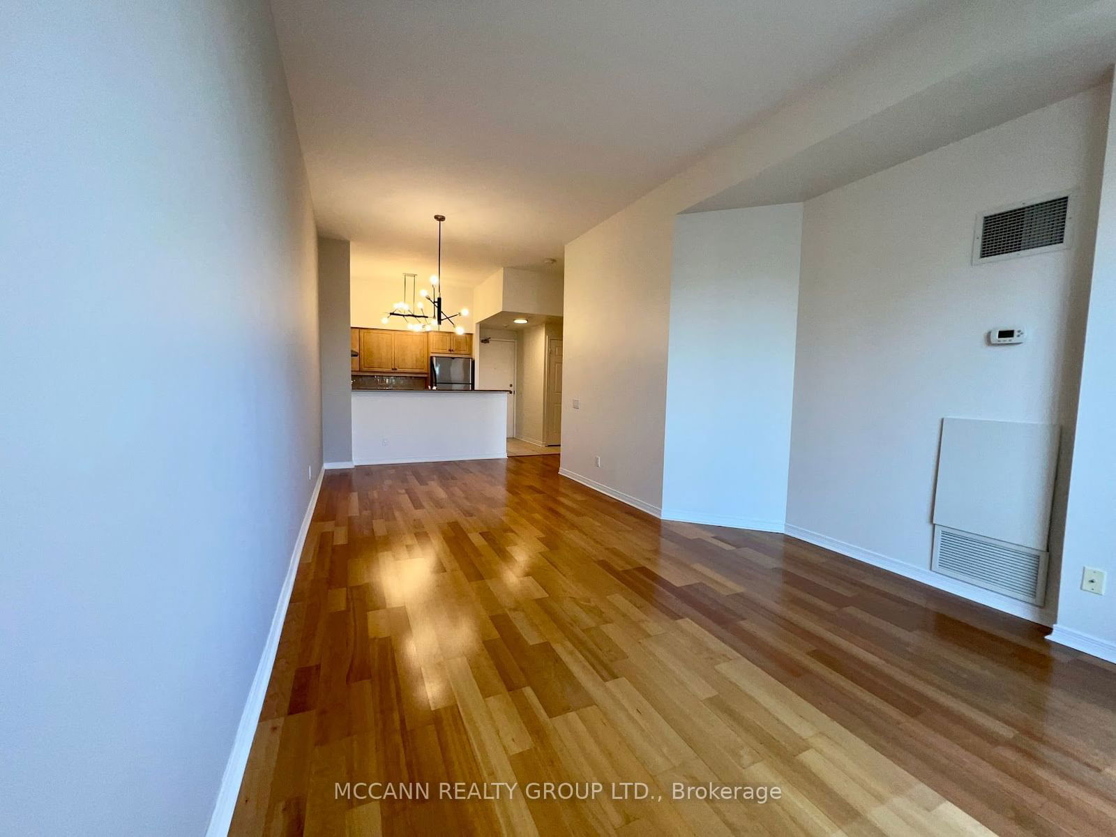 455 Rosewell Ave, unit 605 for rent - image #8