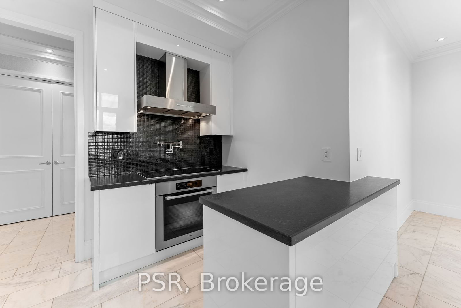 311 Bay St, unit 4704 for rent - image #8