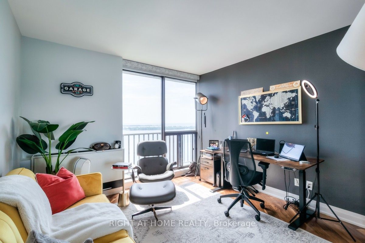 33 Harbour Sq, unit 3020 for rent - image #12