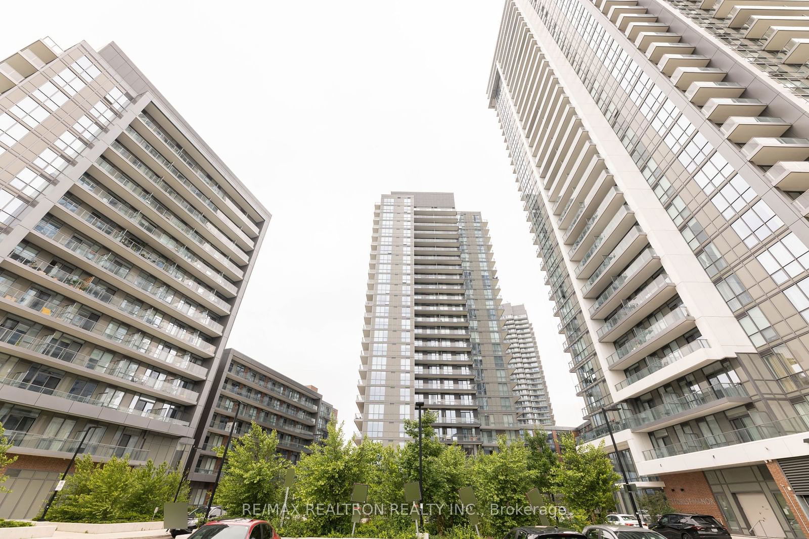 38 Forest Manor Rd, unit 319 for sale - image #2