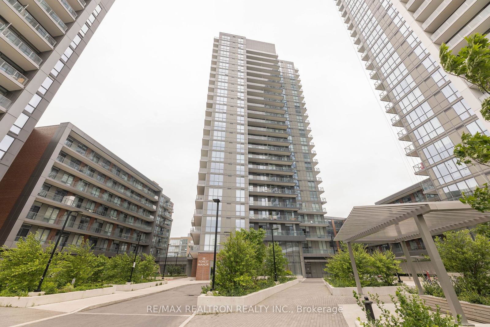 38 Forest Manor Rd, unit 319 for sale - image #3